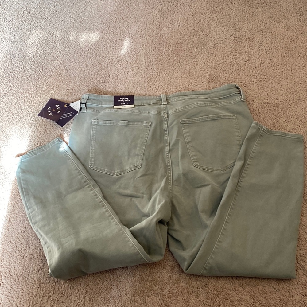 NWT 22W high rise skinny ankle stretch pants - light green
